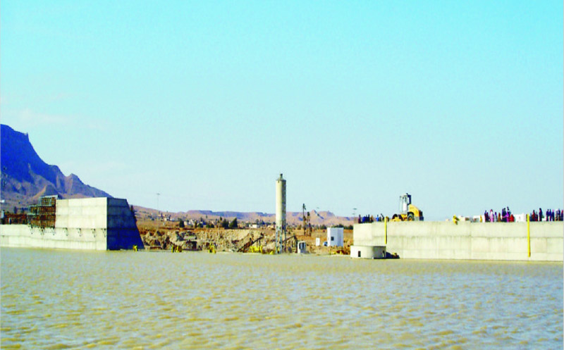 30、突尼斯達(dá)巴卜蓄水壩.JPG
